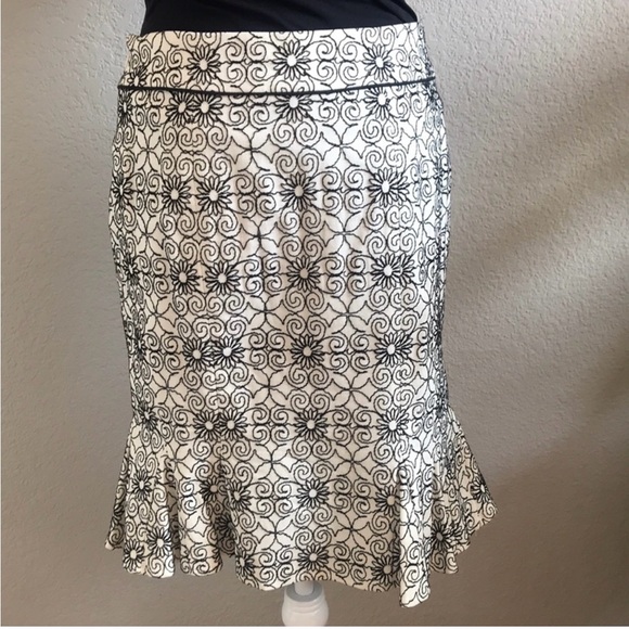 Nanette Lepore Embroidered Black and White Floral Pencil Skirt - Picture 5 of 7